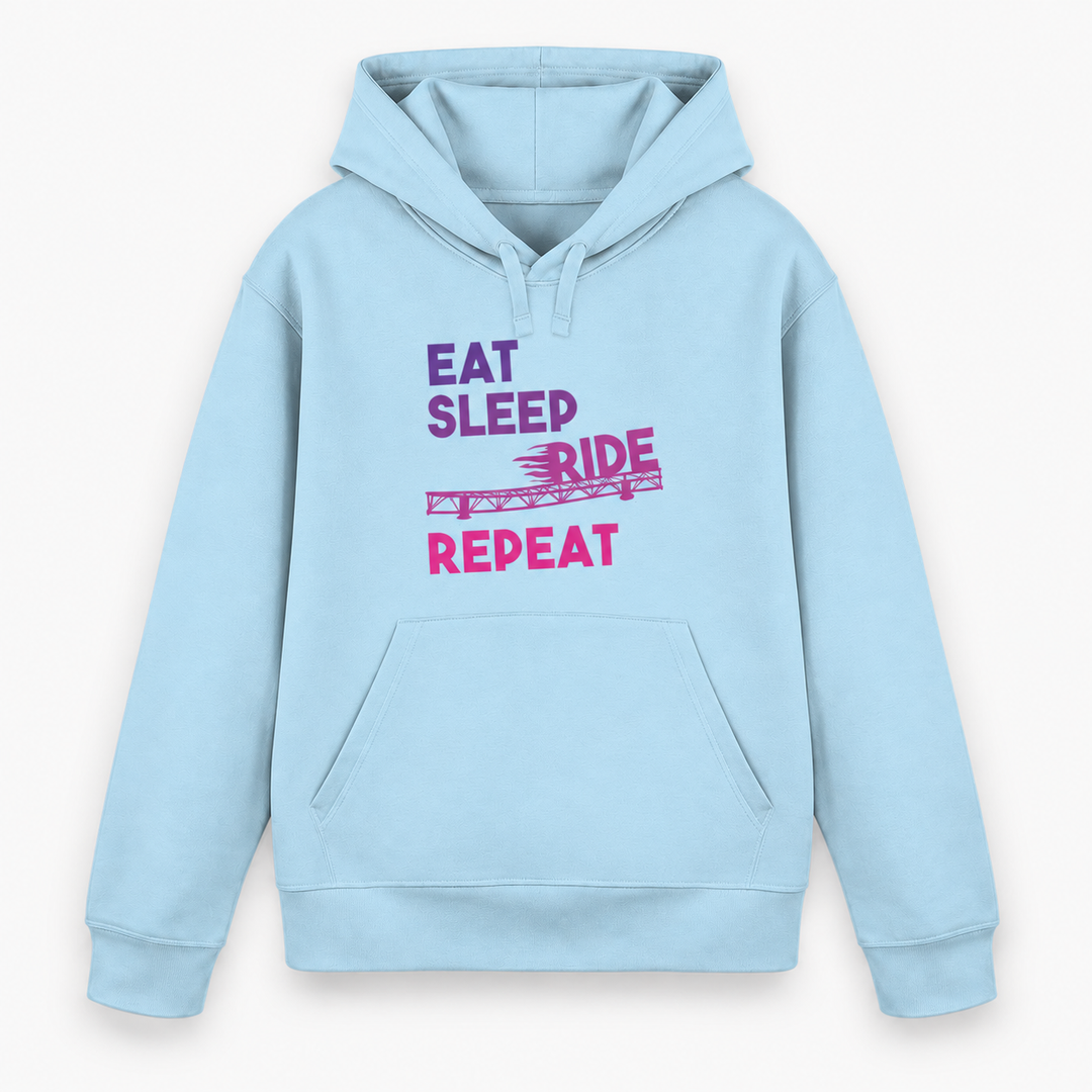 EAT SLEEP RIDE REPEAT Hoodie in Himmelblau – Vorderansicht mit violett-pinkem Achterbahn-Print – Coasterfashion