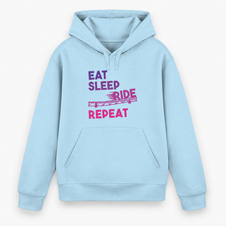 EAT SLEEP RIDE REPEAT Hoodie in Himmelblau – Vorderansicht mit violett-pinkem Achterbahn-Print – Coasterfashion