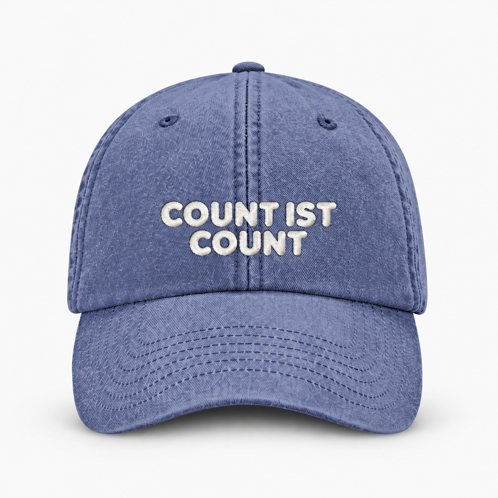COUNT IST COUNT Vintage Cap in Vintage Denim mit hellem Schriftstick – Frontansicht