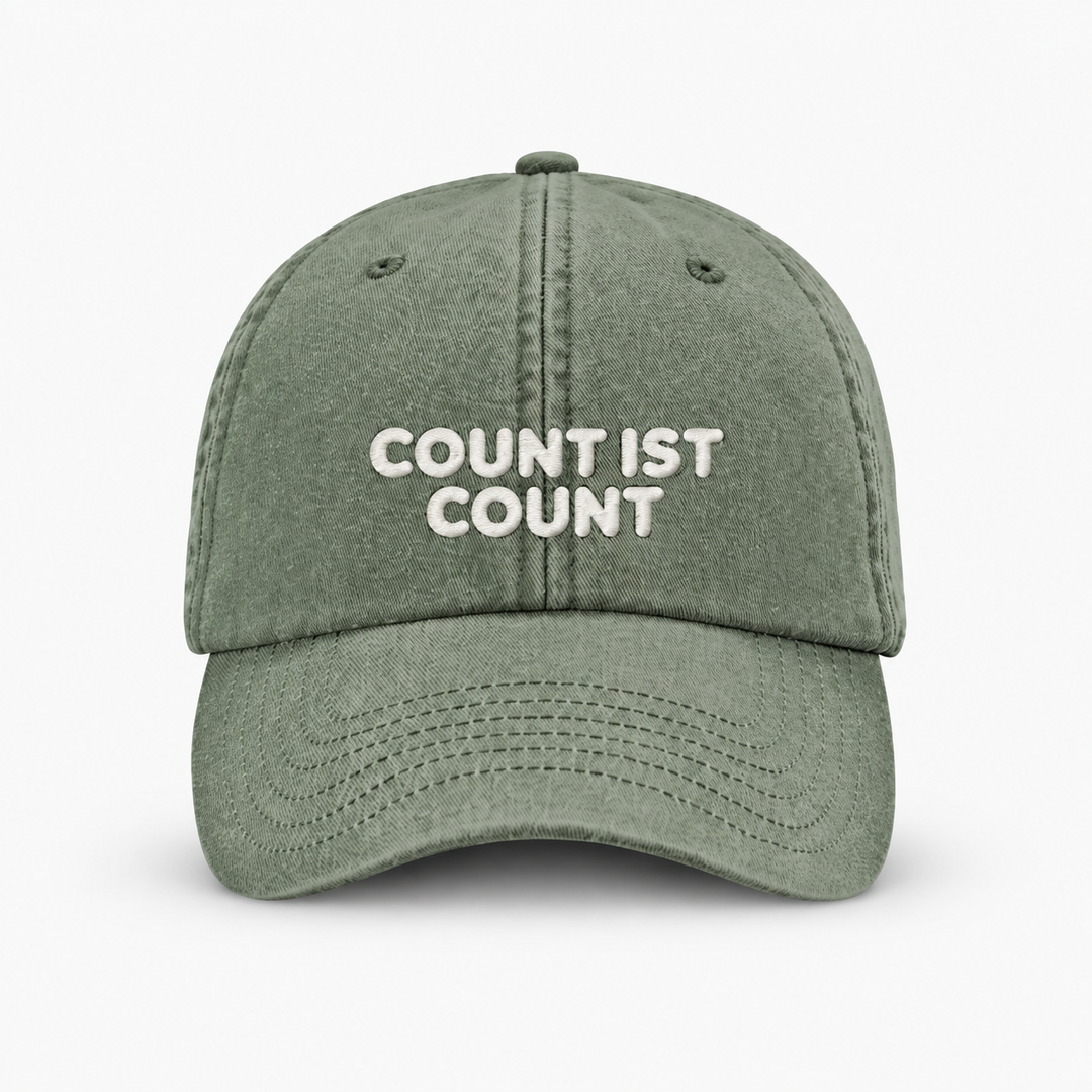 COUNT IST COUNT Vintage Cap in Vintage Olive mit hellem Schriftstick – Frontansicht