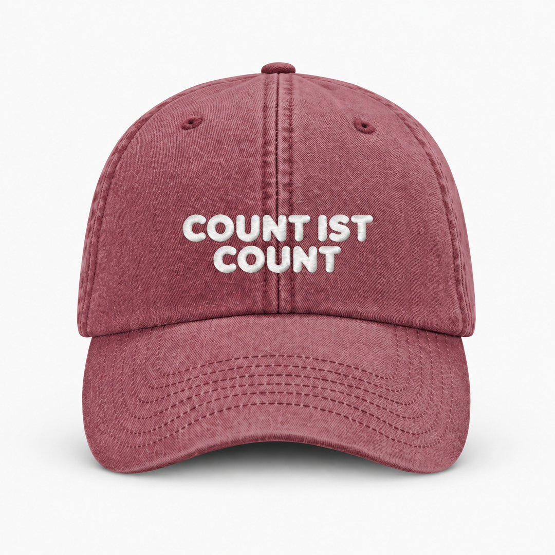 COUNT IST COUNT Vintage Cap in Vintage Red mit hellem Schriftstick – Frontansicht