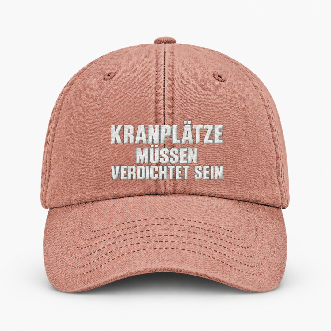 KRANPLÄTZE MÜSSEN VERDICHTET SEIN Vintage Cap in Vintage Orange mit hellem Stick – Frontansicht