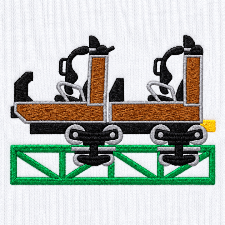 Launch Coaster Sierksdorf Frontcar Stick Hoodie – Stickdetail auf weißem Stoff