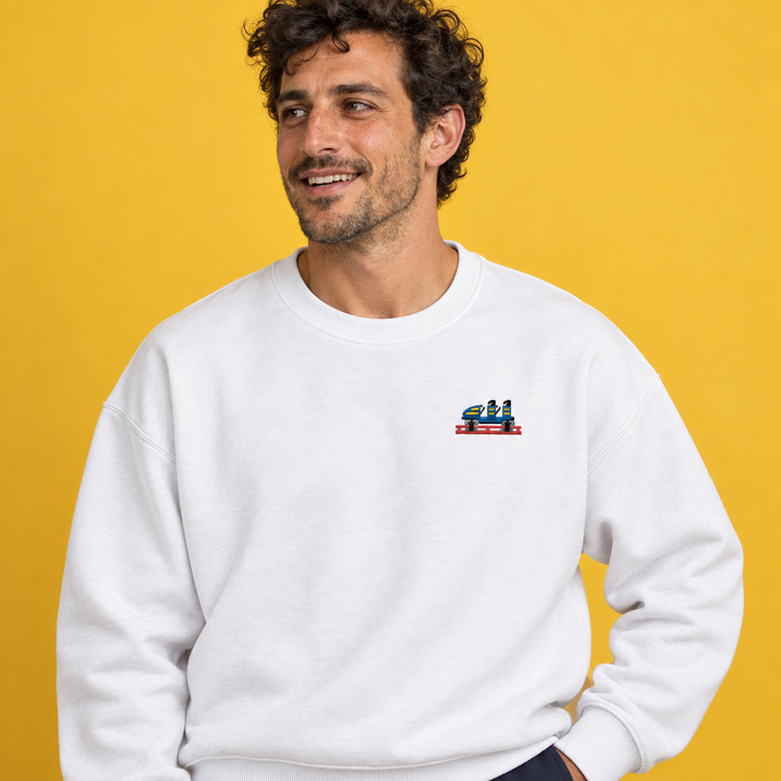 Olympia Frontcar Stick Sweatshirt – Weiß – Model